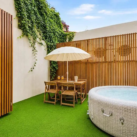 Secret Patio With Jacuzzi And 2 *